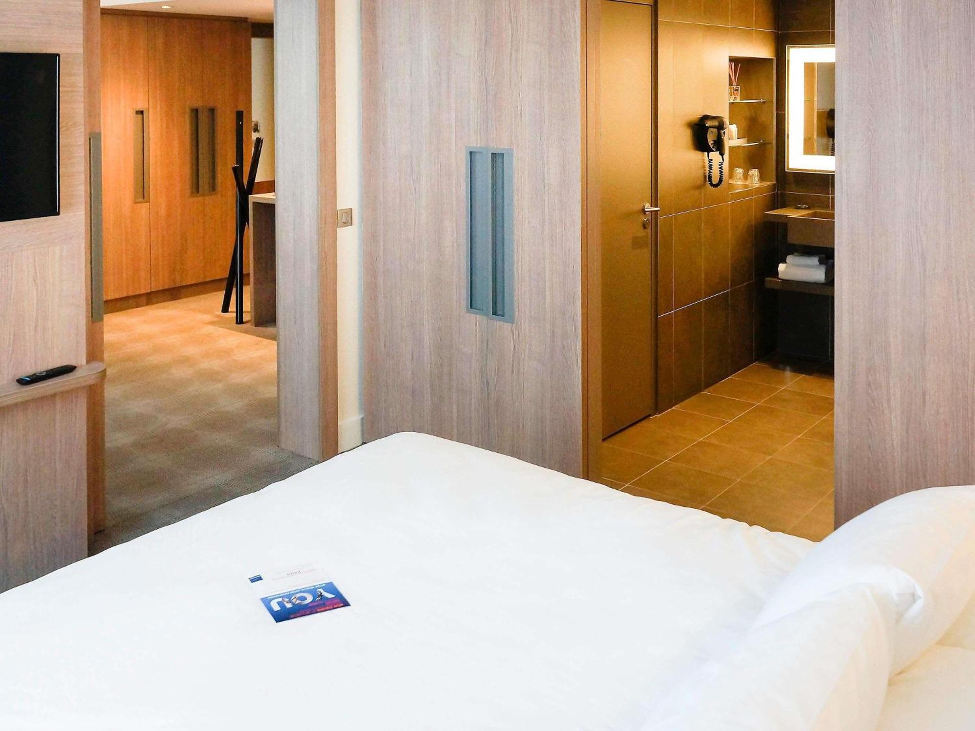 Novotel Saclay Eksteriør billede