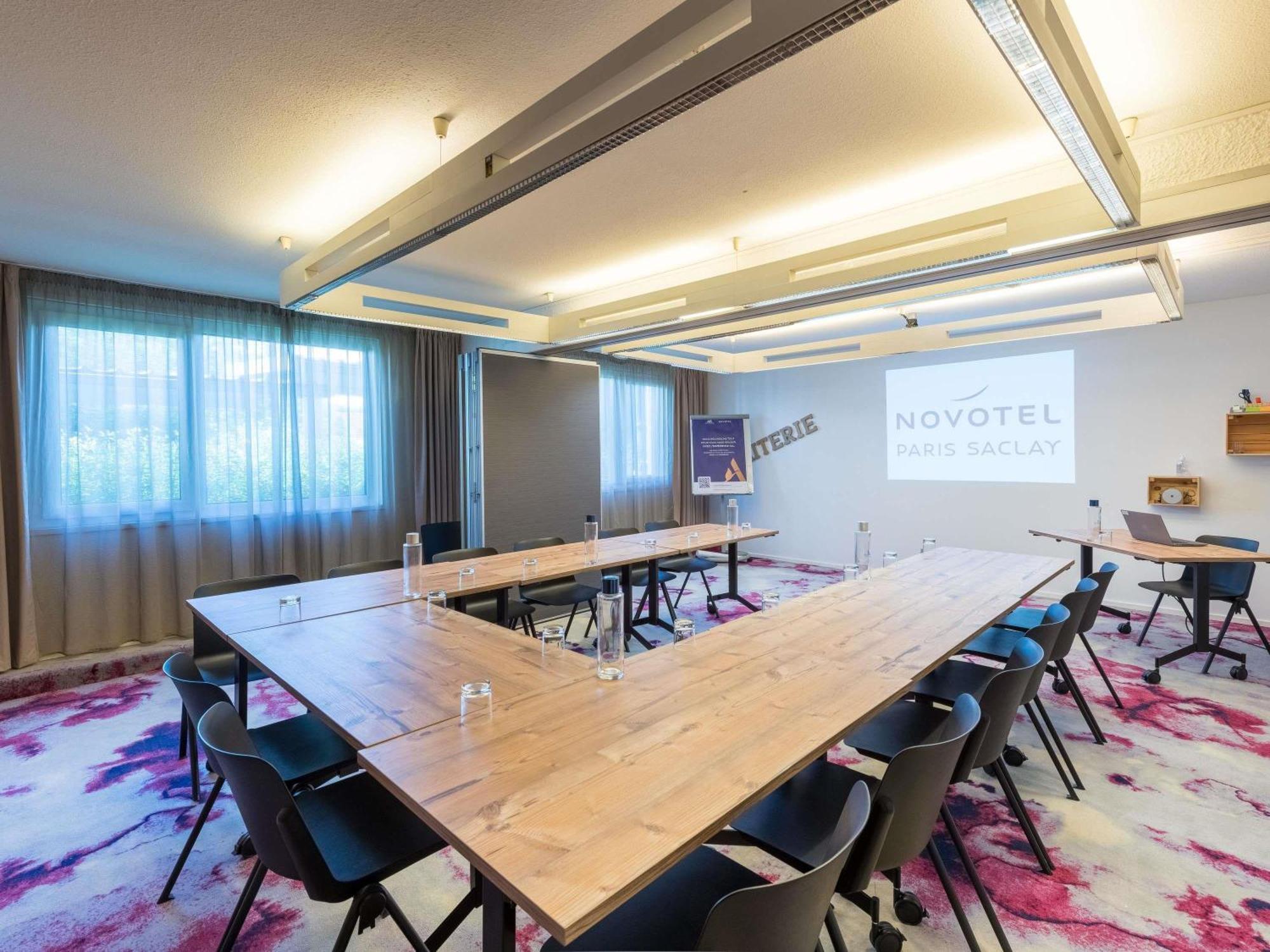 Novotel Saclay Eksteriør billede