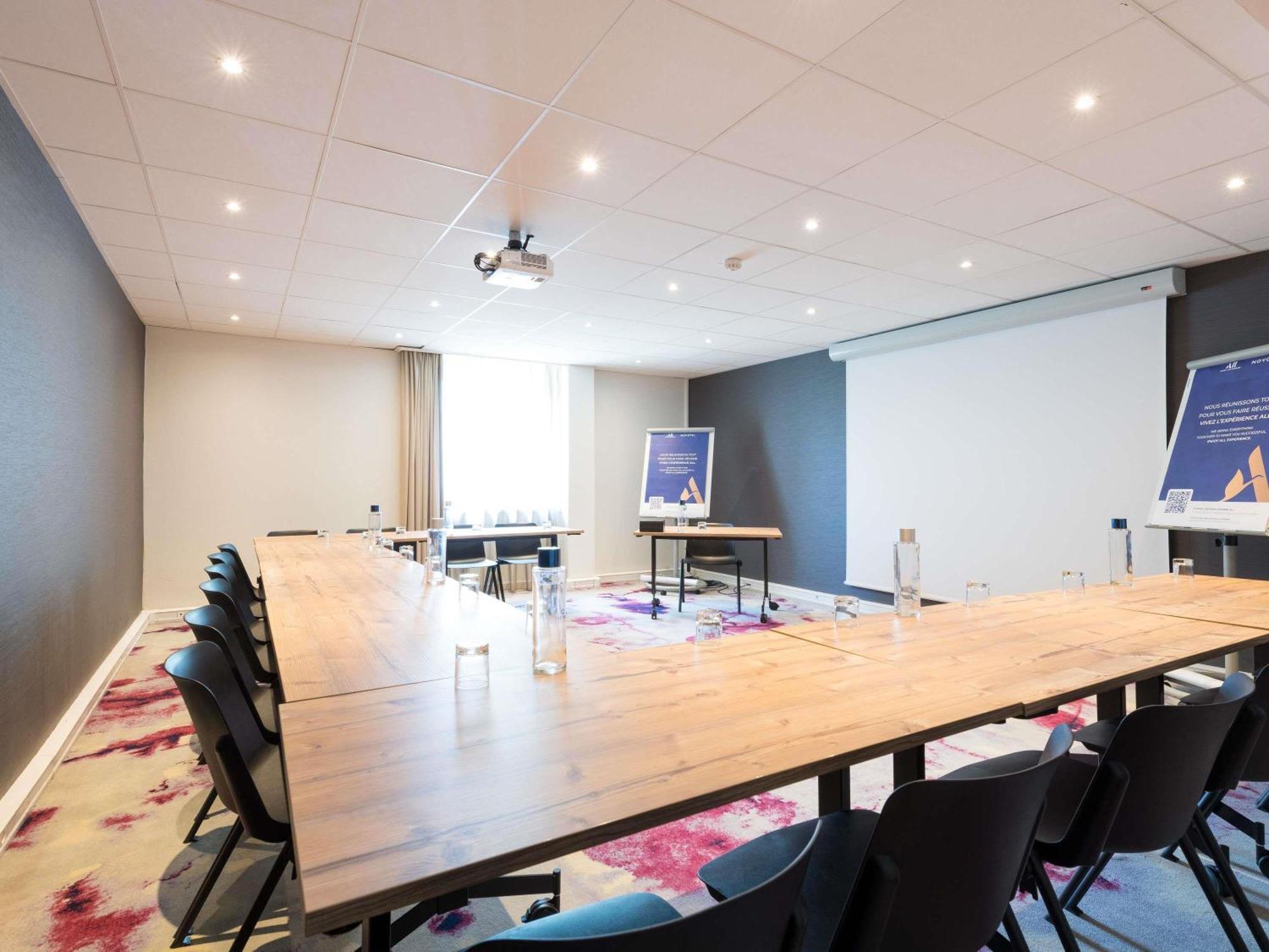 Novotel Saclay Eksteriør billede