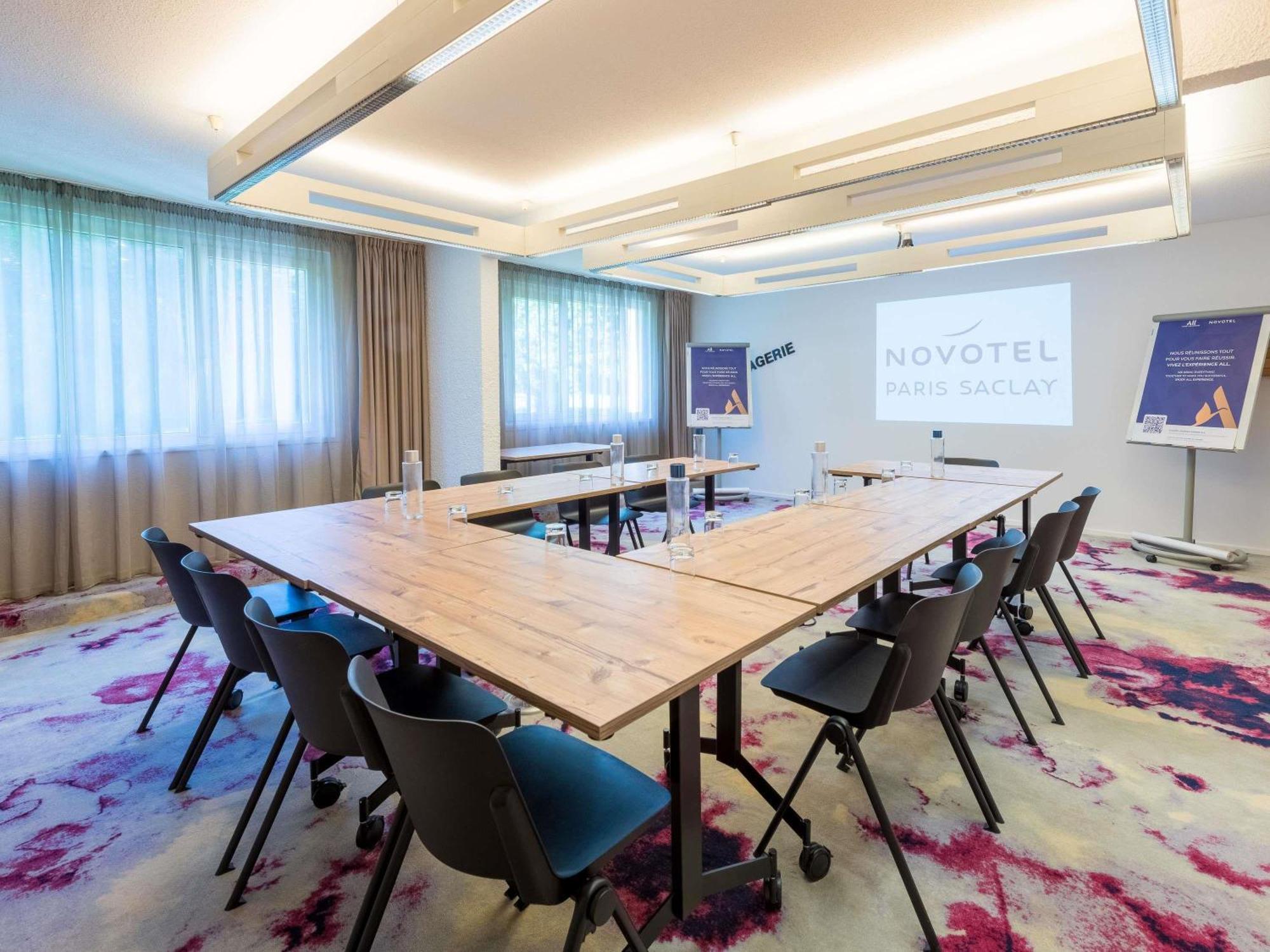 Novotel Saclay Eksteriør billede