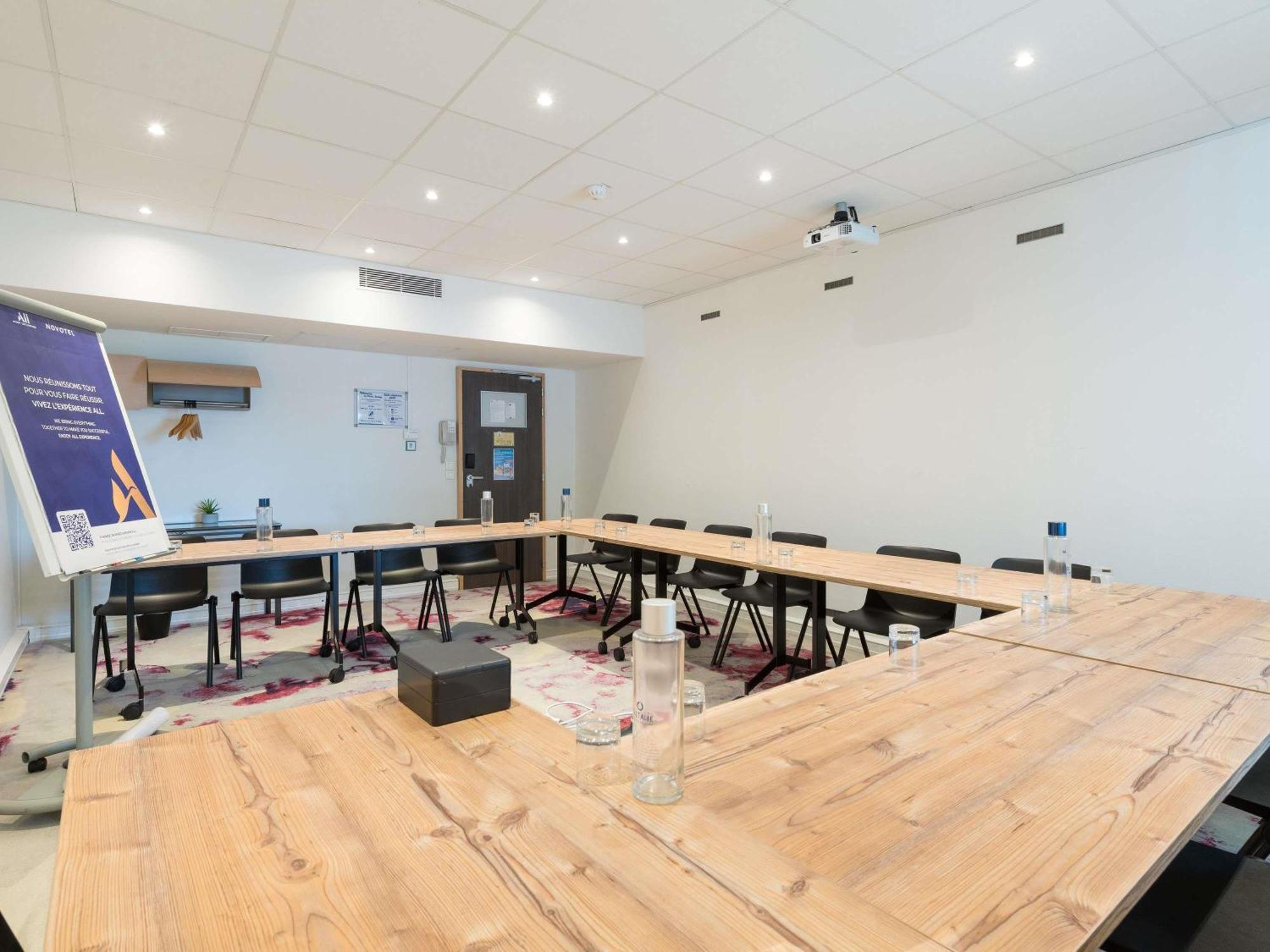 Novotel Saclay Eksteriør billede