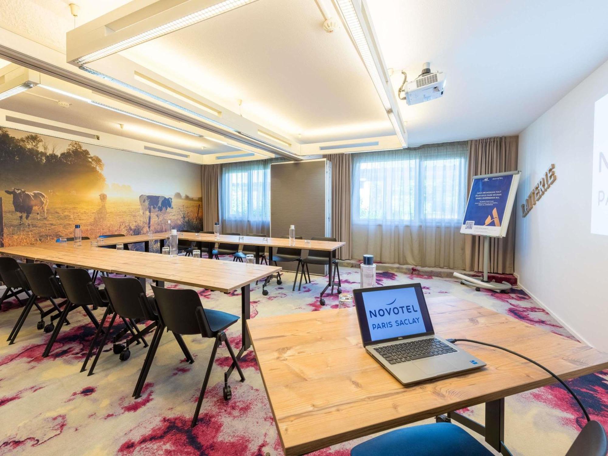 Novotel Saclay Eksteriør billede