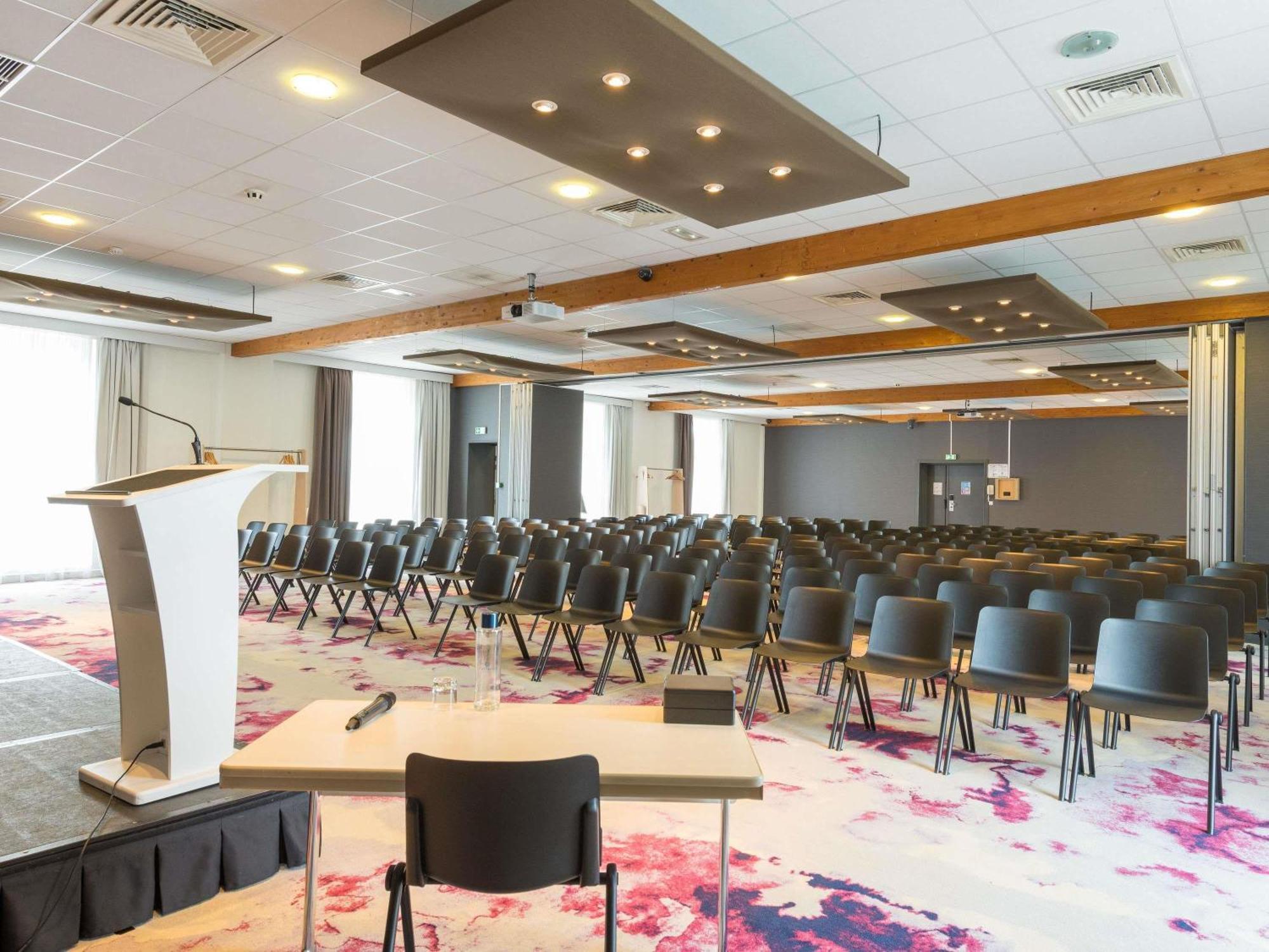 Novotel Saclay Eksteriør billede
