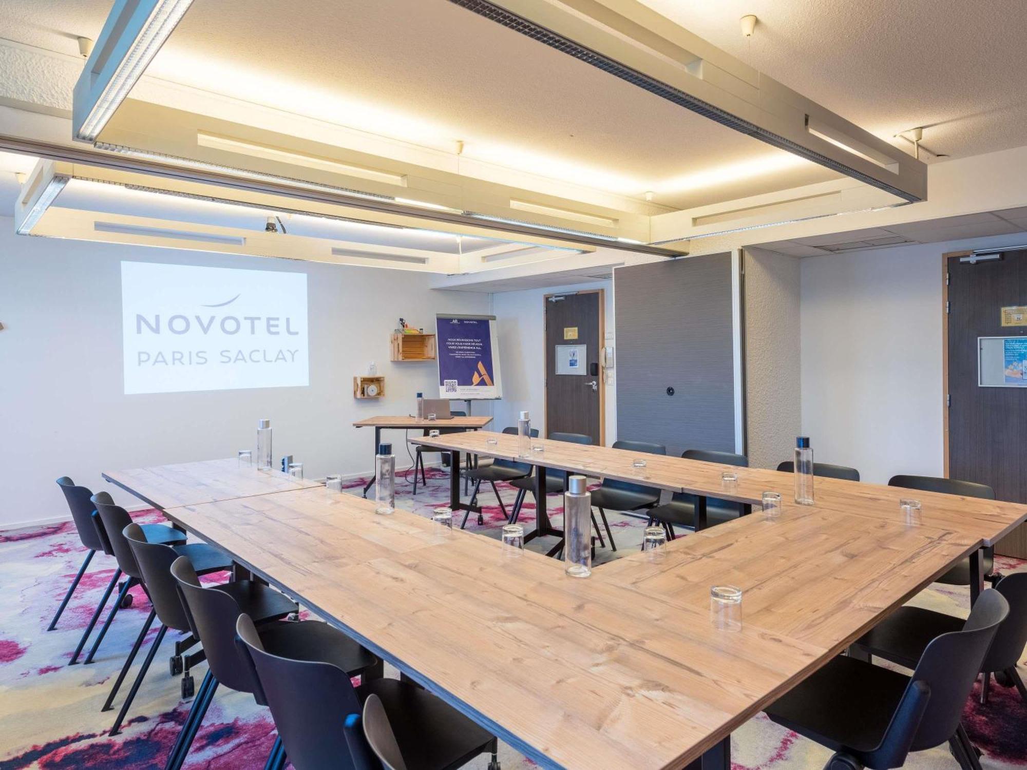 Novotel Saclay Eksteriør billede
