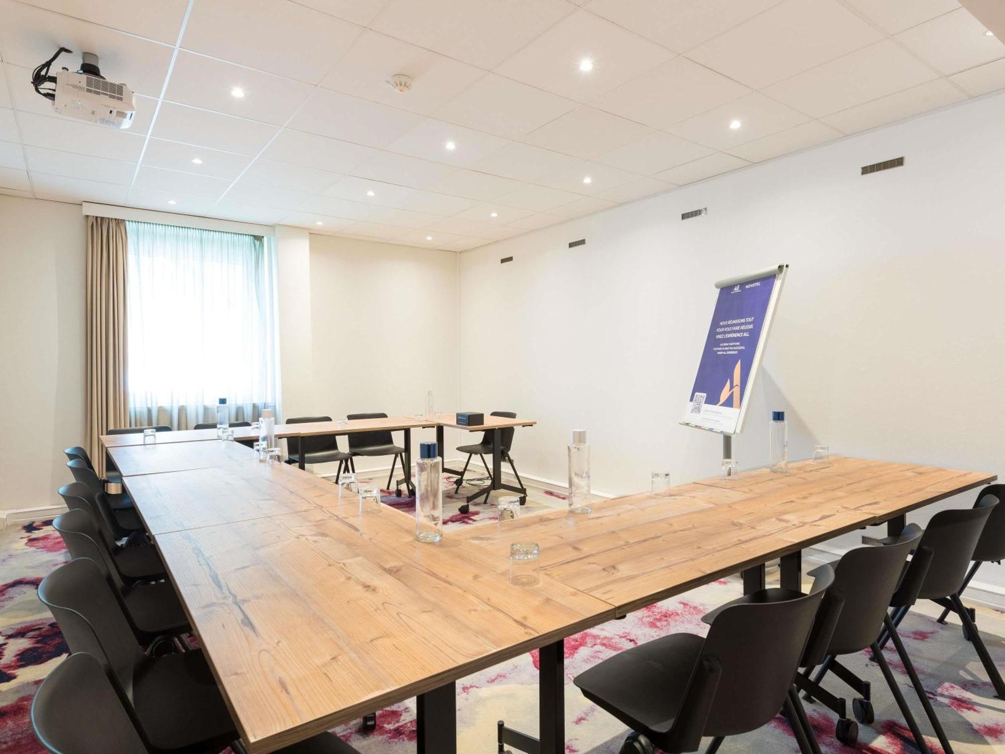 Novotel Saclay Eksteriør billede