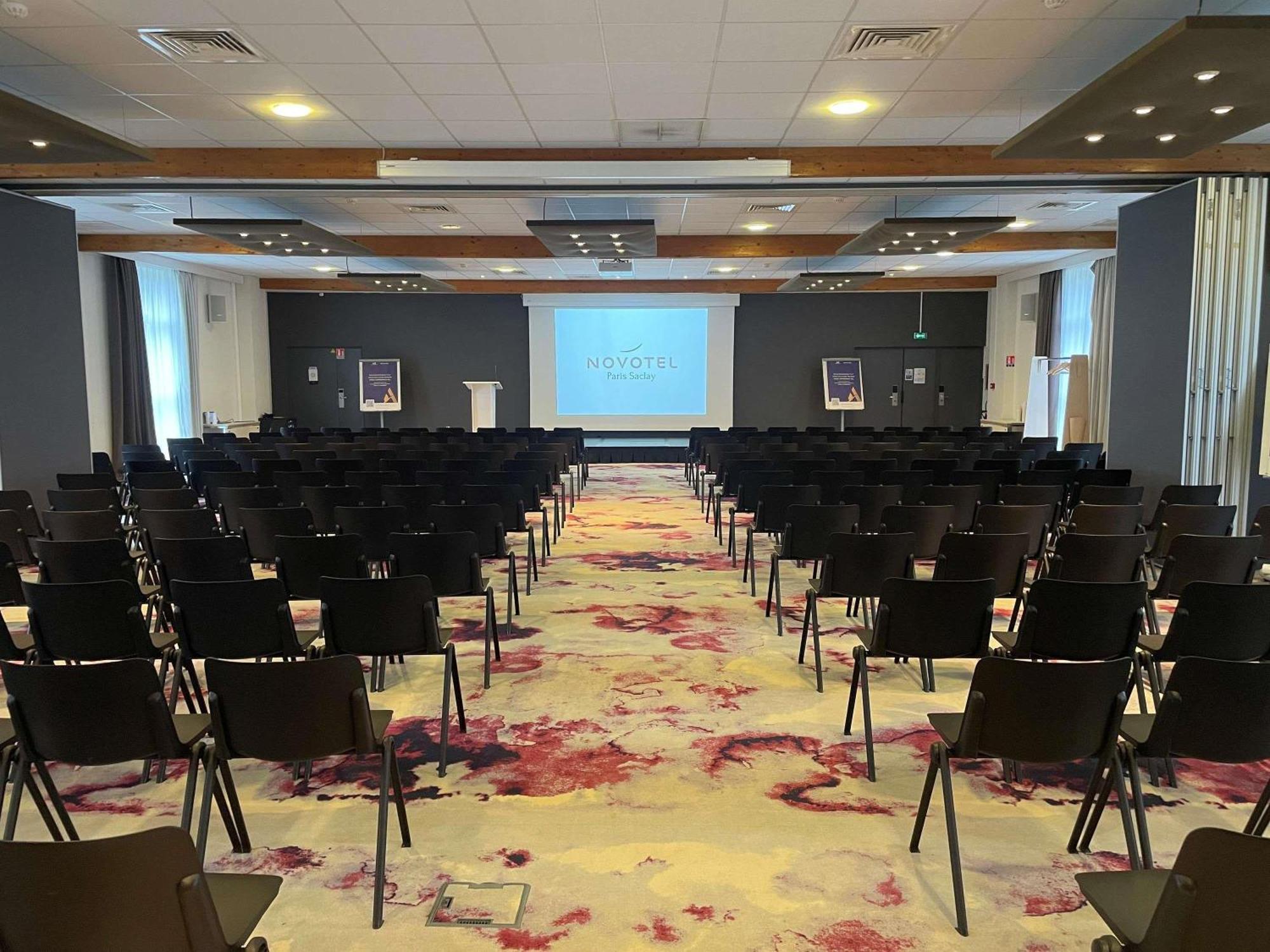 Novotel Saclay Eksteriør billede